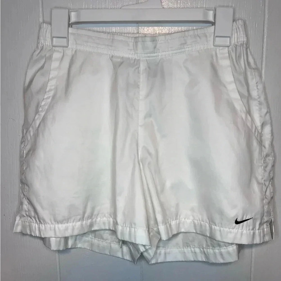 Nike Vintage Shorts Black Tag Size Medium - Picture 1 of 5